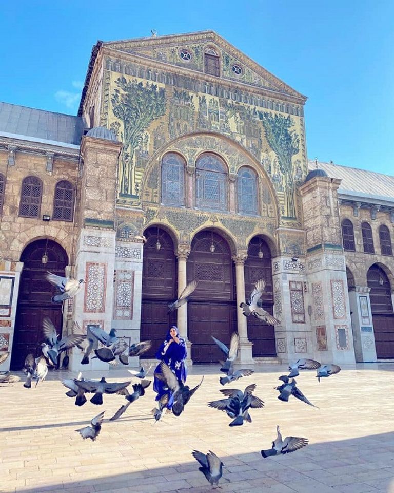 الفنانة السورية نسرين طافش