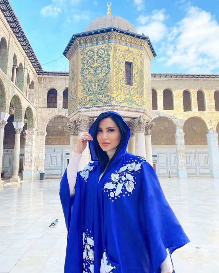 الفنانة السورية نسرين طافش