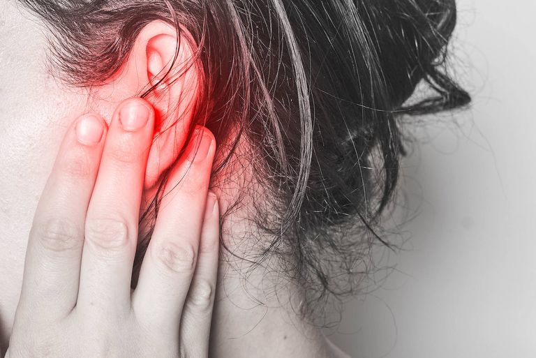 طنين الأذن عرض جديد للإصابة بأوميكرون