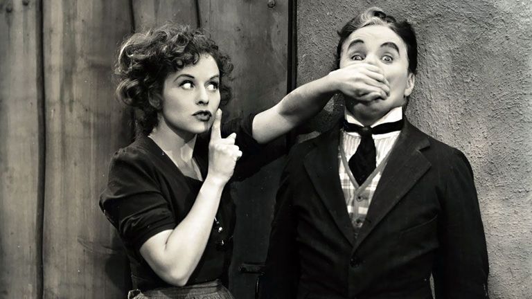 الفنان البريطاني الراحل تشارلي شابلن