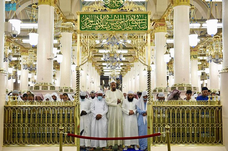 صلاة التراويح في المسجد النبوي