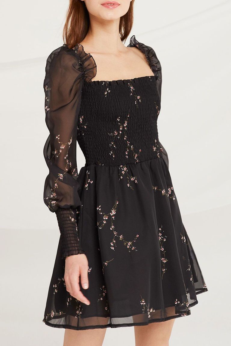 نيللي كريم ومنى زكي ودينا الشربيني من إعلان شركة الاتصالات