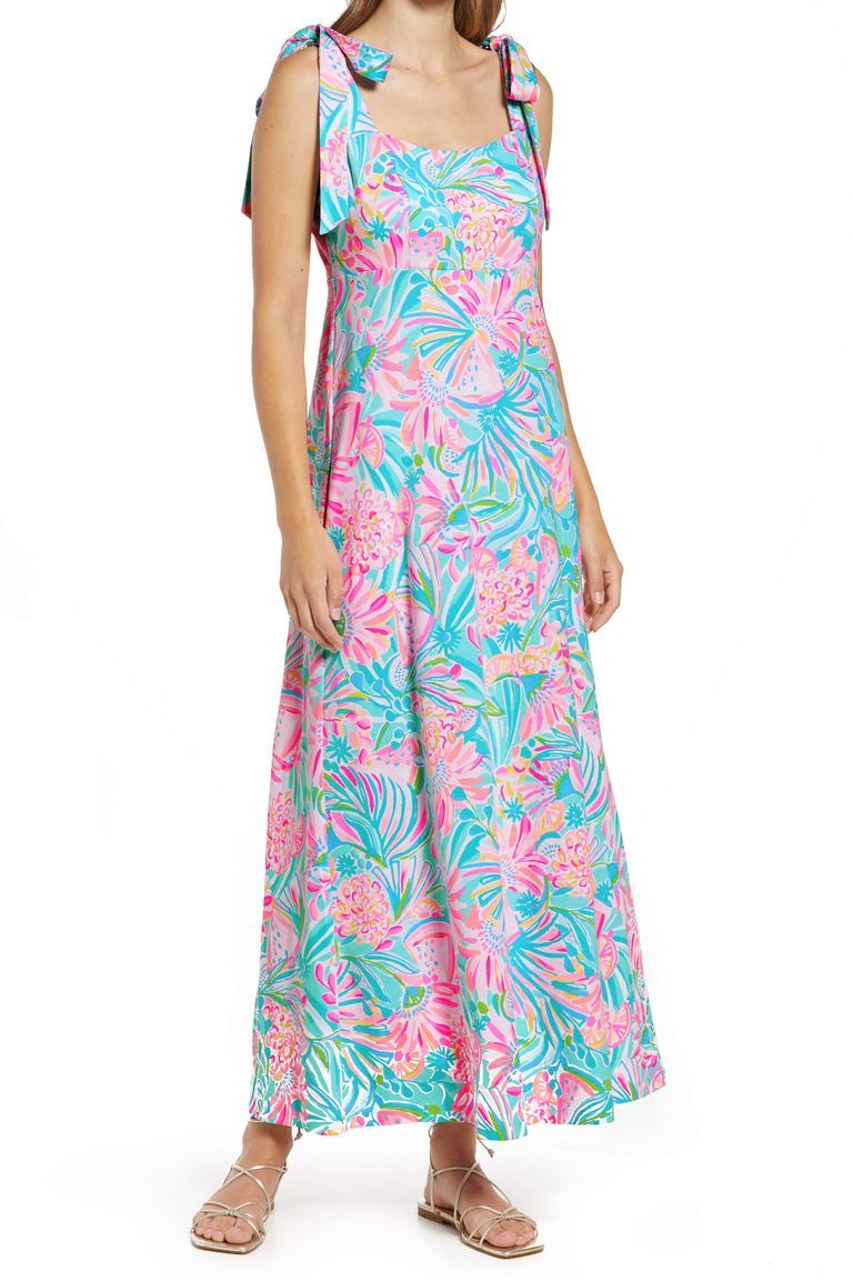 نيللي كريم ومنى زكي ودينا الشربيني من إعلان شركة الاتصالات