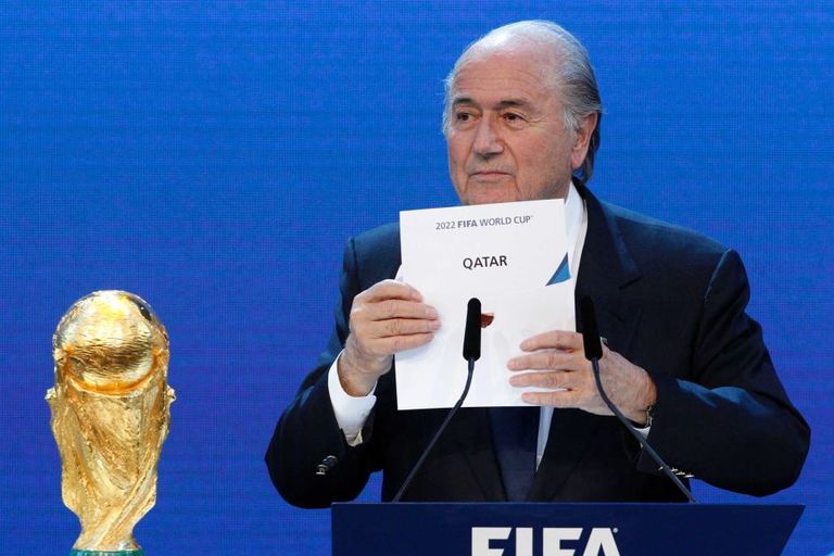 جوزيف بلاتر يعلن فوز قطر بتنظيم كأس العالم 2022 كأس العالم 2022