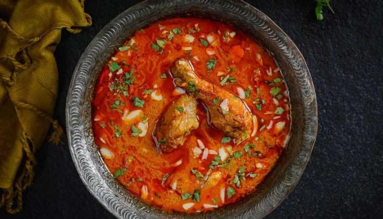 الدجاج بالزعفران (وجبة هندية)