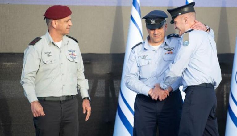 كوخافي خلال مراسم تسلم وتسليم قيادة سلاح الجو الإسرائيلي