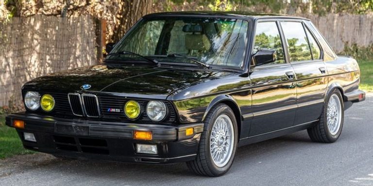 موديل M5 E28  طراز M535i