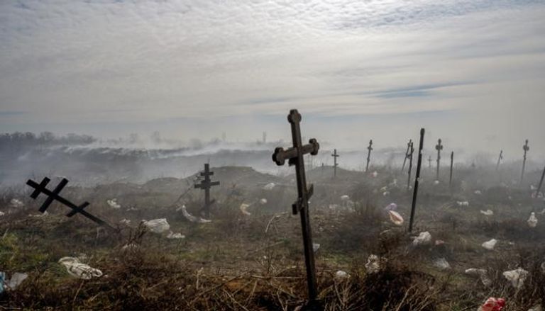 مقبرة في ميكولايف جنوبي أوكرانيا (أ. ف. ب)