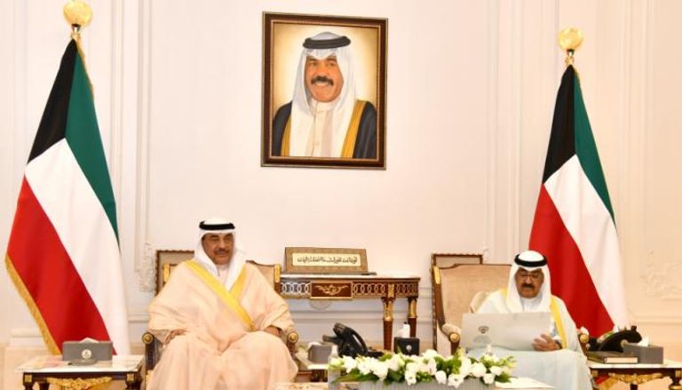 ولي عهد الكويت يتسلم استقالة الحكومة