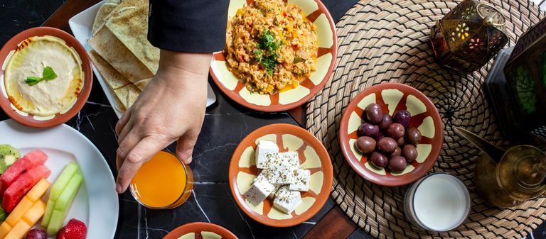 تسبب الطماطم الإصابة بالحموضة ومشاكل الجهاز الهضمي مما يؤدي إلى الأرق 