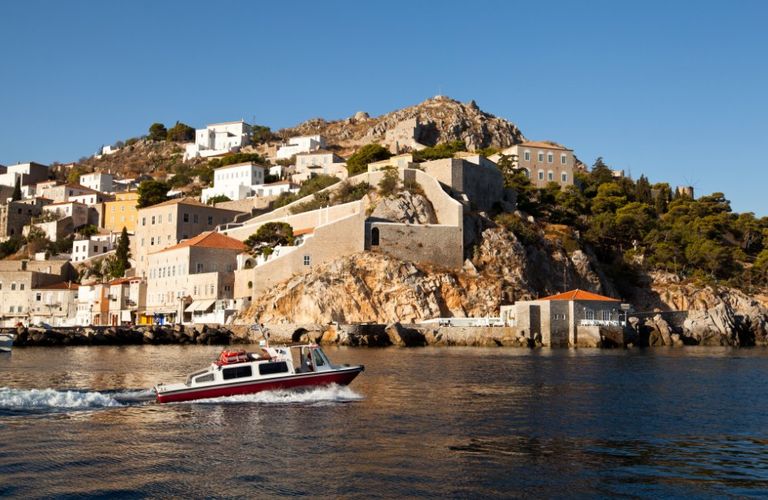 البلدة الجبلية Hydra جزيرة "سارك"