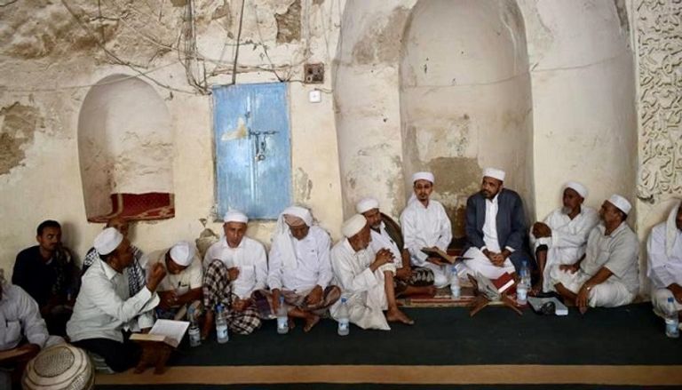 أحد دروس العلم في مسجد الأشاعرة