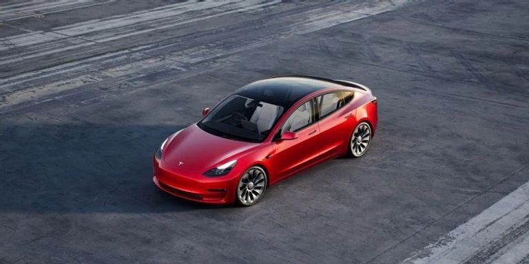 طراز Tesla Model 3 Performance طراز Audi E-tron S