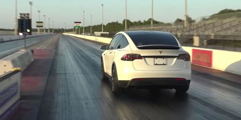 طراز Tesla Model X Plaid طراز Audi E-tron S