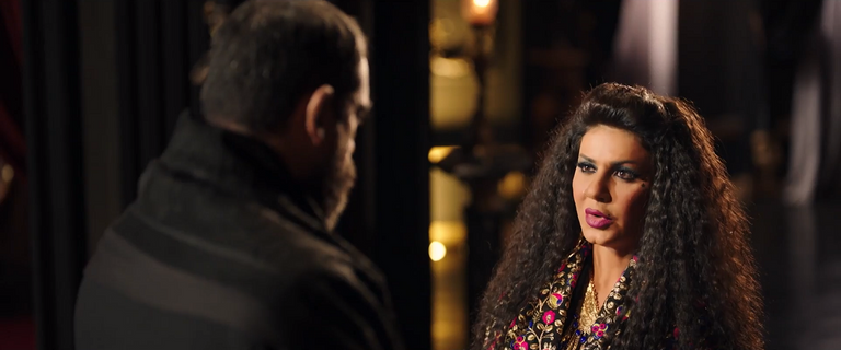 مي عز الدين في دور غجرية