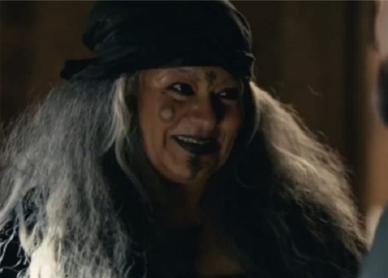 مي عز الدين في دور غجرية