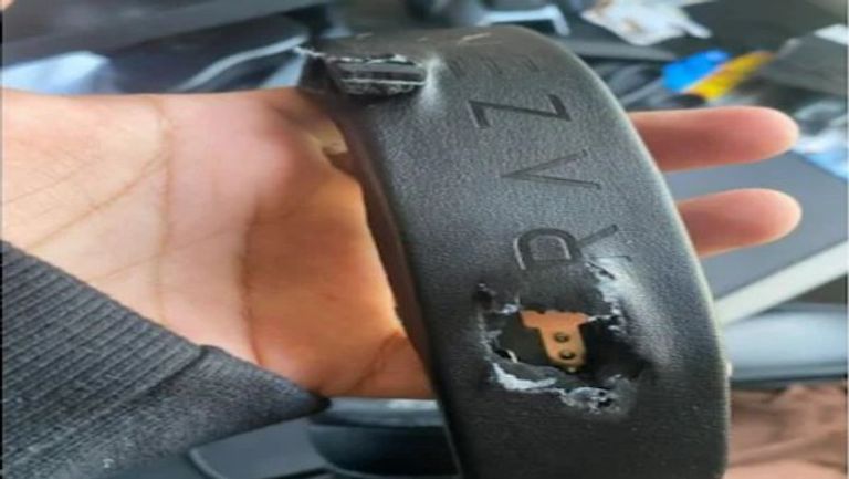 سماعات تنقذ حياة مراهق من رصاصة طائشة