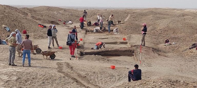 فريق ألماني عراقي خلال عمليات التنقيب