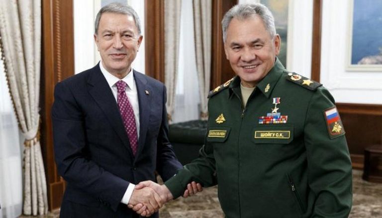 وزيرا دفاع تركيا وروسيا
