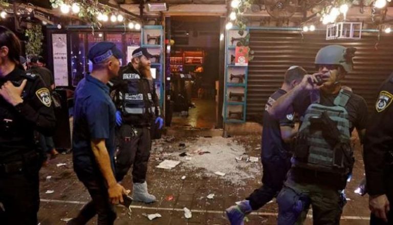 قوات الشرطة الإسرائيلية في مكان الحادث