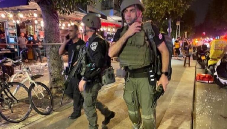 الشرطة الإسرائيلية تتعقب منفذ هجوم تل أبيب