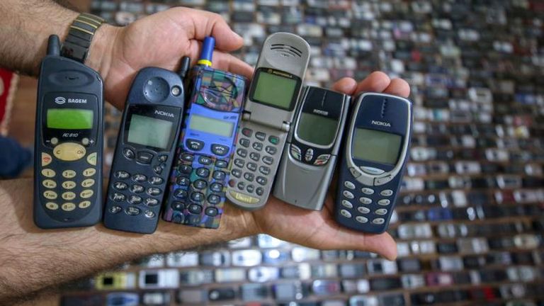 أحد هواتف نوكيا القديمة - أرشيفية