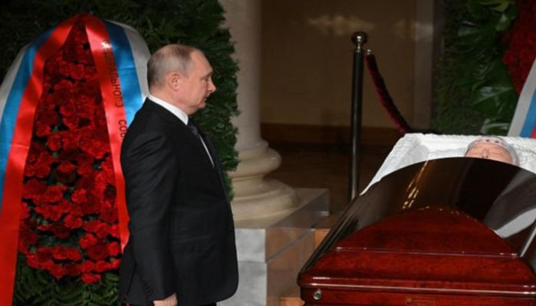 الرئيس الروسي فلاديمير بوتين خلال الجنازة