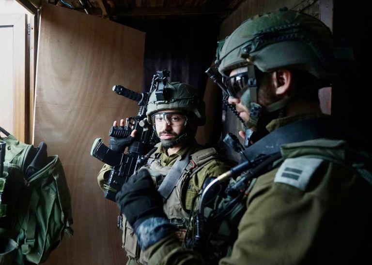 جندي بالجيش الإسرائيلي خلال عملية عسكرية في جنين