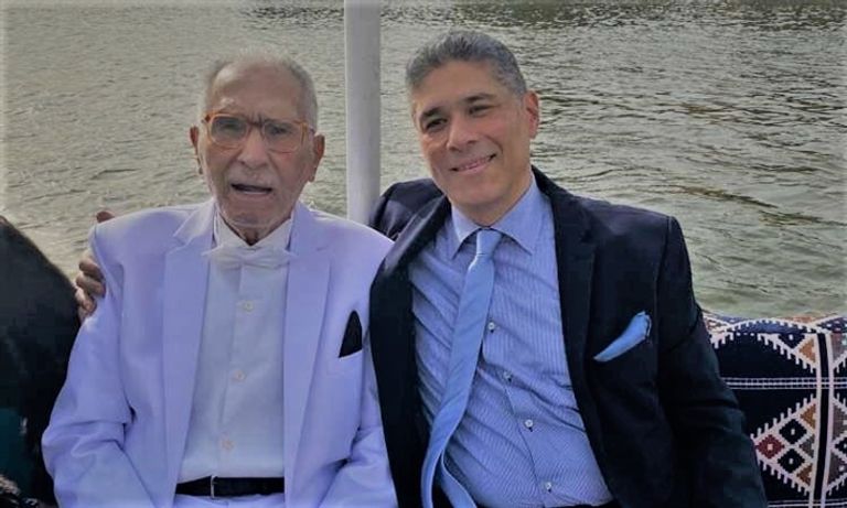 الفنان المصري عبدالرحمن أبو زهرة ونجله الفنان المصري عبدالرحمن أبوزهرة