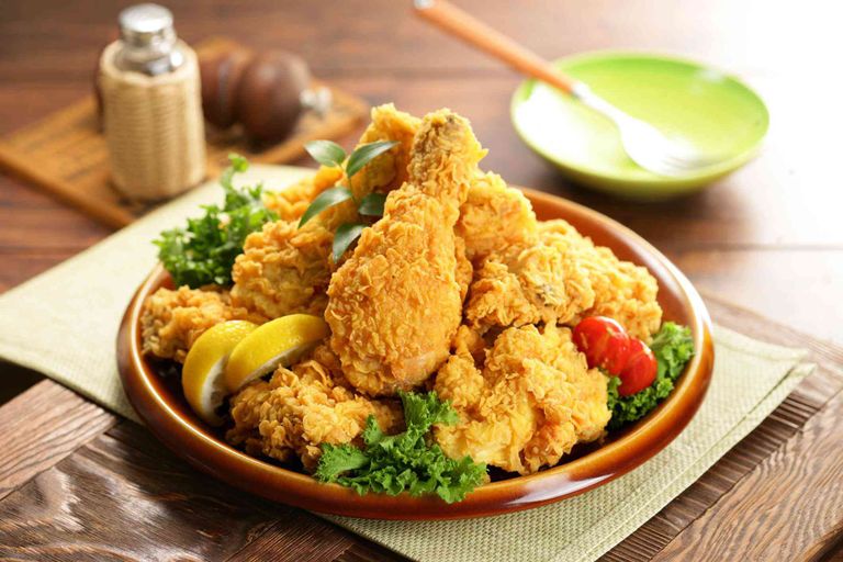 عائلة مجتمعة على الإفطار في رمضان- أرشيفية