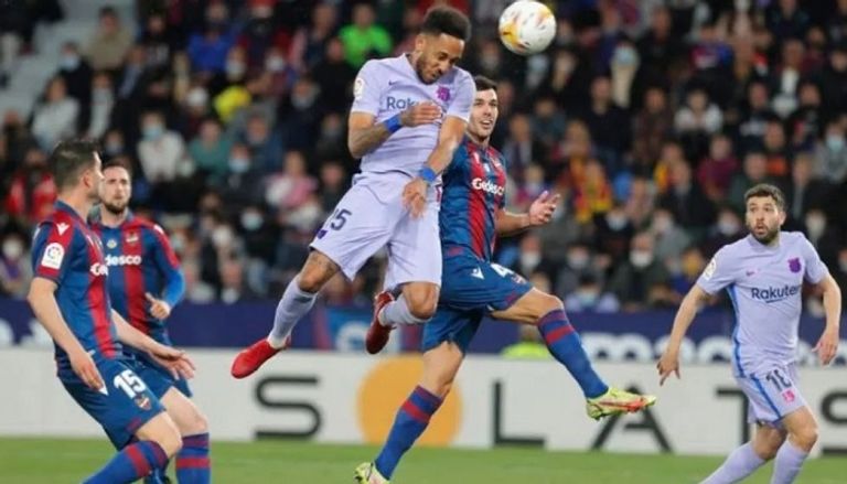 أوباميانج مهاجم برشلونة ضد ليفانتي أوباميانج مهاجم برشلونة ضد ليفانتي