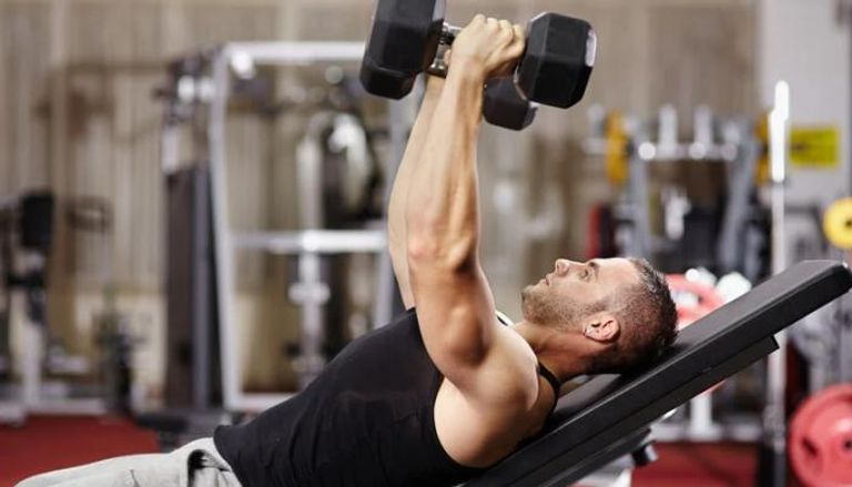 ممارسة الرياضة بالجيم تحافظ على كتلة العضلات بالجسم في رمضان