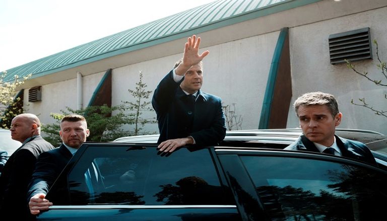 إيمانويل ماكرون وماري لوبان