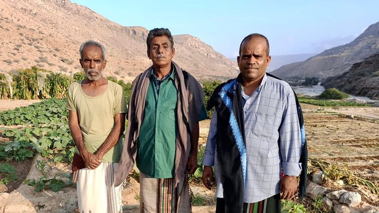 مزارعو اليمن في رمضان.. موسم للعبادة والفلاحة وطلب الرزق مزارعو اليمن في رمضان.. موسم للعبادة والفلاحة وطلب الرزق