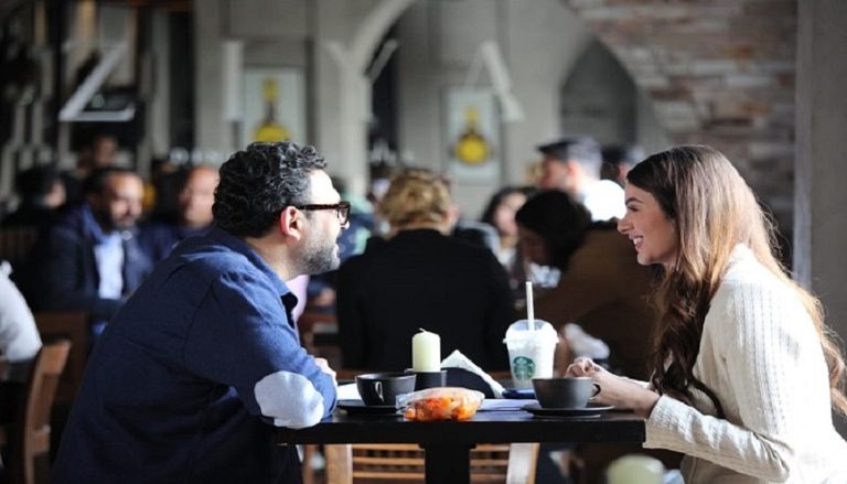 أكرم حسني وعمرو عبدالجليل وفيدرا في مشهد من المسلسل