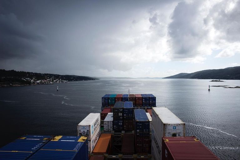 السفر على متن سفينة شحن السفر على متن سفينة شحن