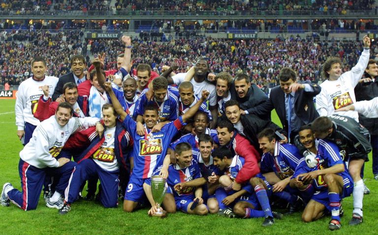 ليون بطل 2001 باريس سان جيرمان بطل نسخة 2020