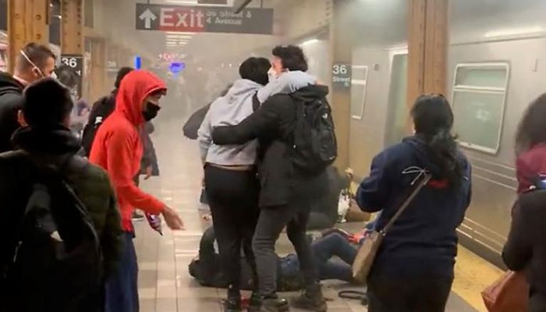 حالة هلع أصابت المسافرين في محطة القطار ببروكلين