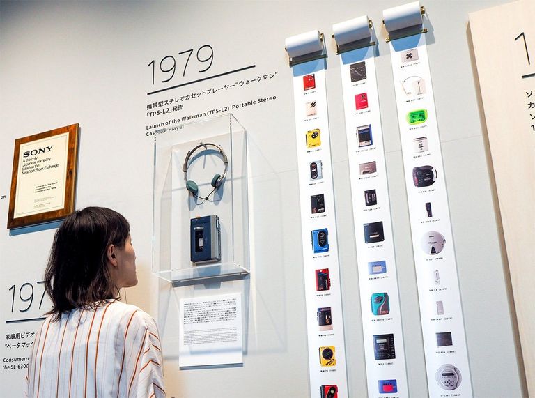 معرض لأجهزة سوني ووكمان