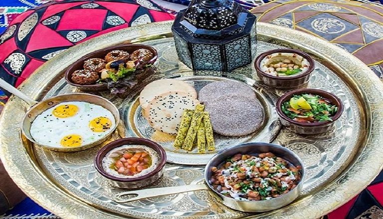 السحور يعين الصائم على العبادة والعمل