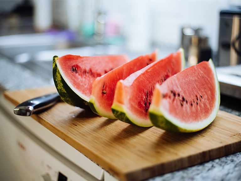 أطعمة تقاوم الشعور بالعطش