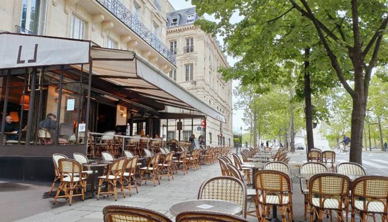 مقاهي باريس استفادت من جائحة كورونا