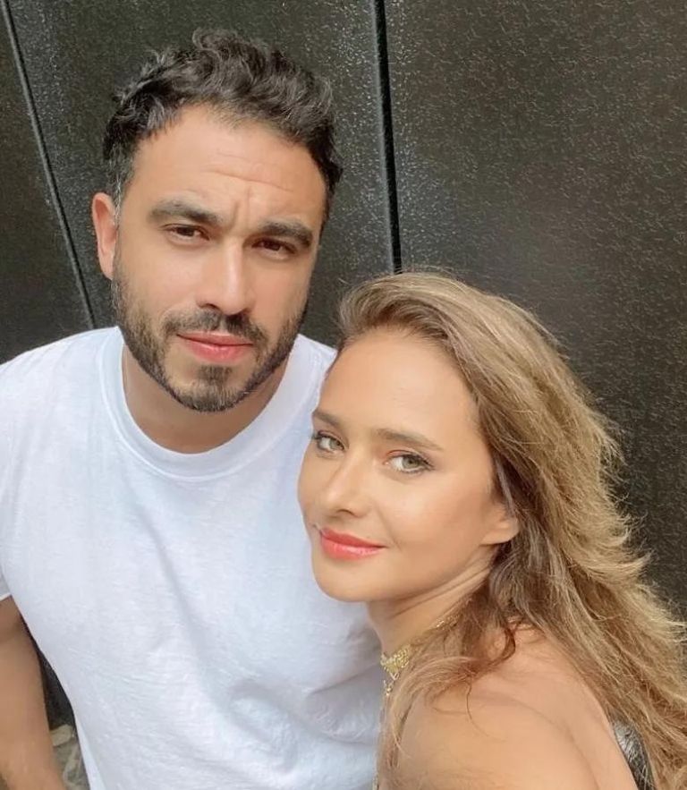 الفنانة نيللي كريم وزوجها هشام عاشور الفنانة نيللي كريم