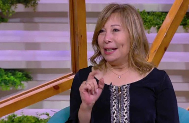 الفنانة أنوشكا 