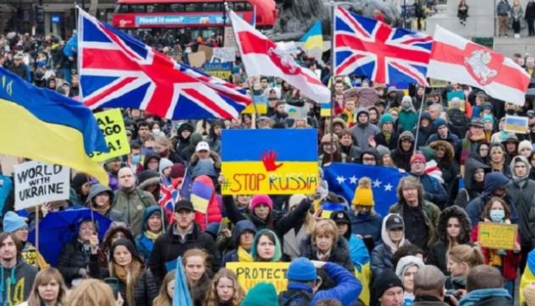 مظاهرة بريطانية مناهضة للعملية الروسية في أوكرانيا