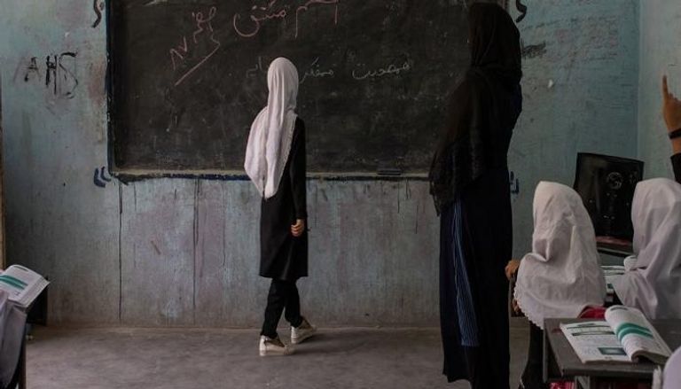 طالبات في إحدى المدارس الأفغانية - أرشيفية