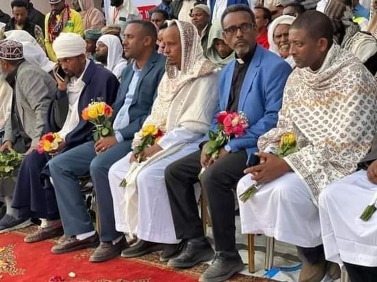 مشاركون في الإفطار الجماعي بمدينة ديسي الإثيوبية