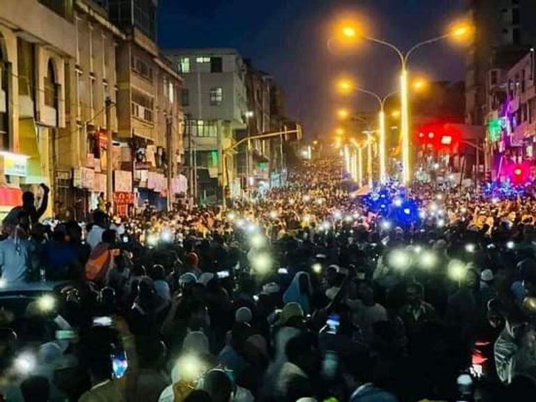 مشاركون في الإفطار الجماعي بمدينة ديسي الإثيوبية