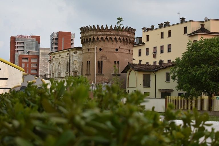 مدينة مودينا متحف فيراري في مودينا