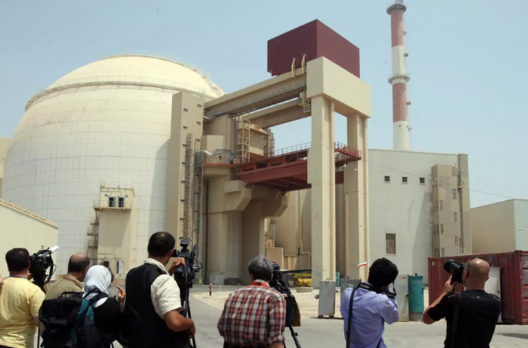 مجمع تسا في مدينة كرج غرب طـهران المتحدث باسم منظمة الطاقة الذرية الإيرانية بهروز كمالوندي